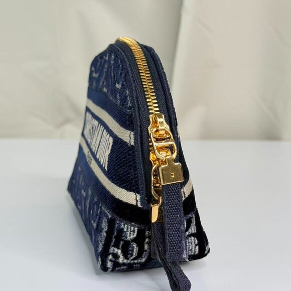 Dior Oblique Cosmetic Bag with Iconic Logo Design Paris Fashion Accessory - Picture 2 of 7